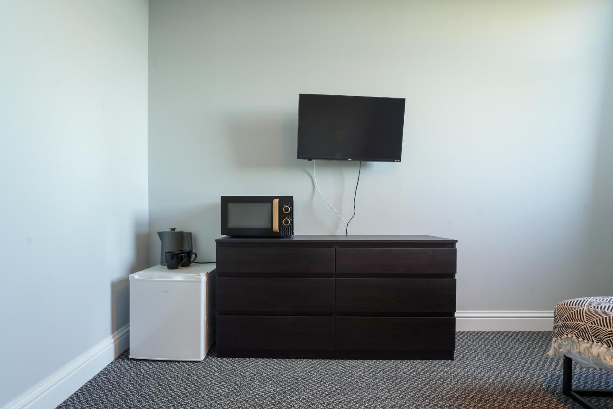 En-Suite Double Rooms, Smart Tv Comfy Style Llanelli Kültér fotó