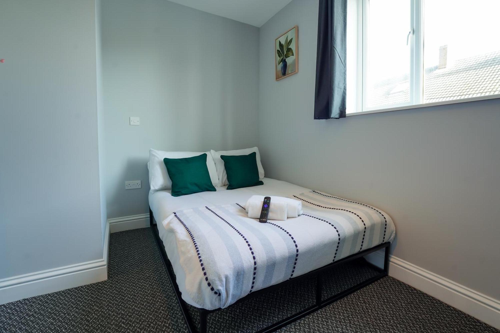 En-Suite Double Rooms, Smart Tv Comfy Style Llanelli Kültér fotó