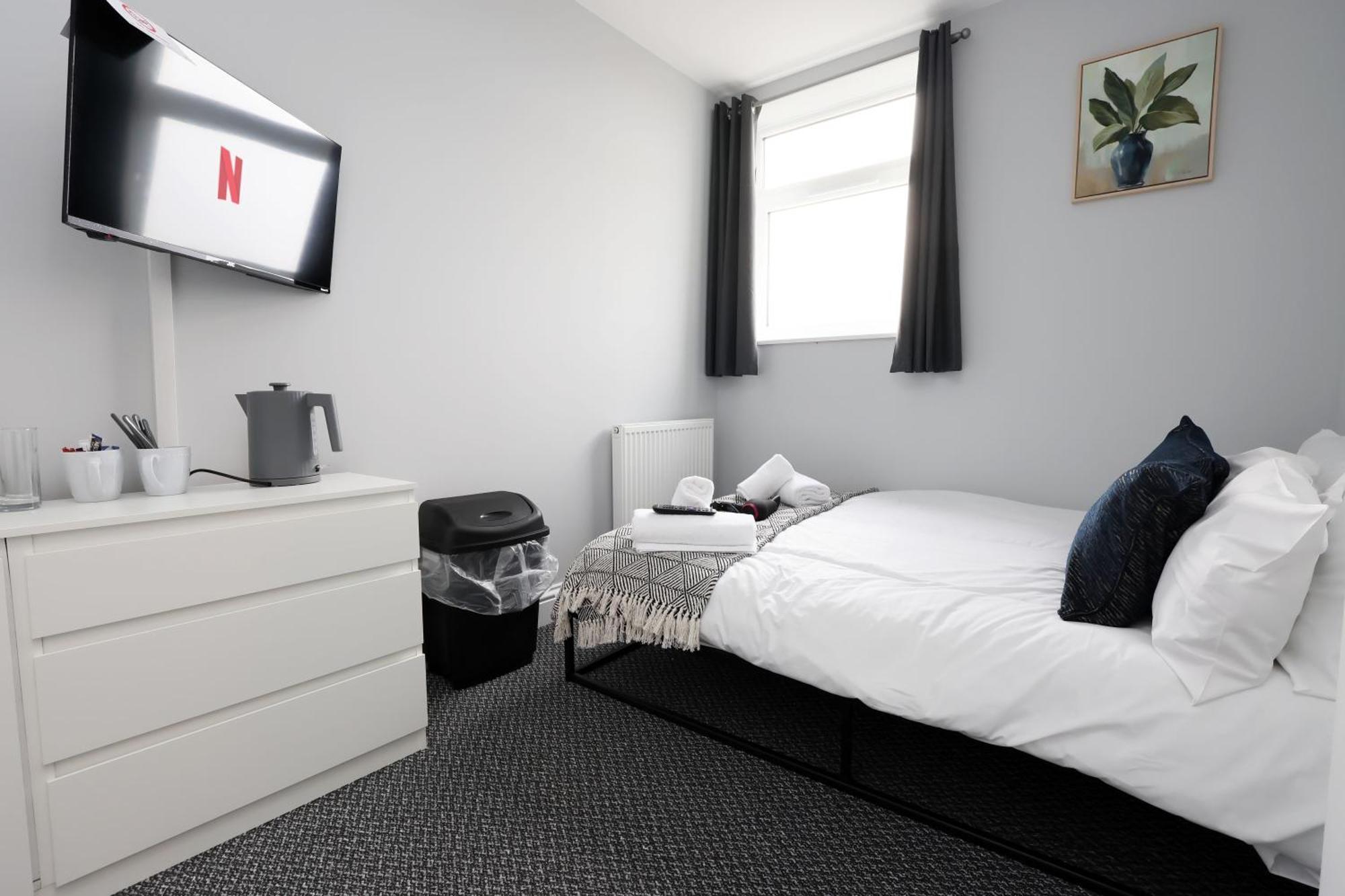 En-Suite Double Rooms, Smart Tv Comfy Style Llanelli Kültér fotó