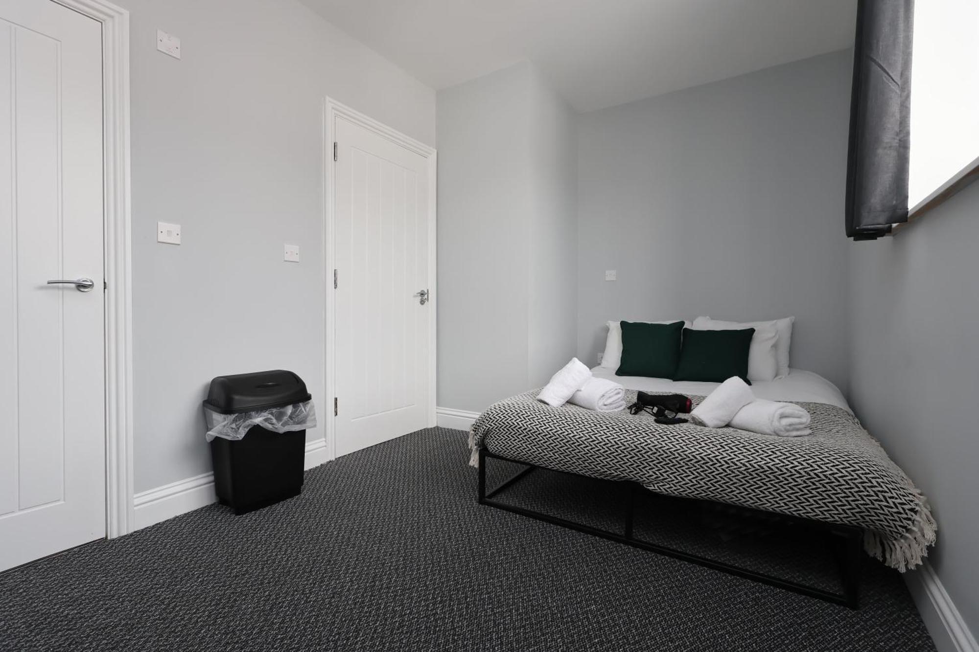 En-Suite Double Rooms, Smart Tv Comfy Style Llanelli Kültér fotó