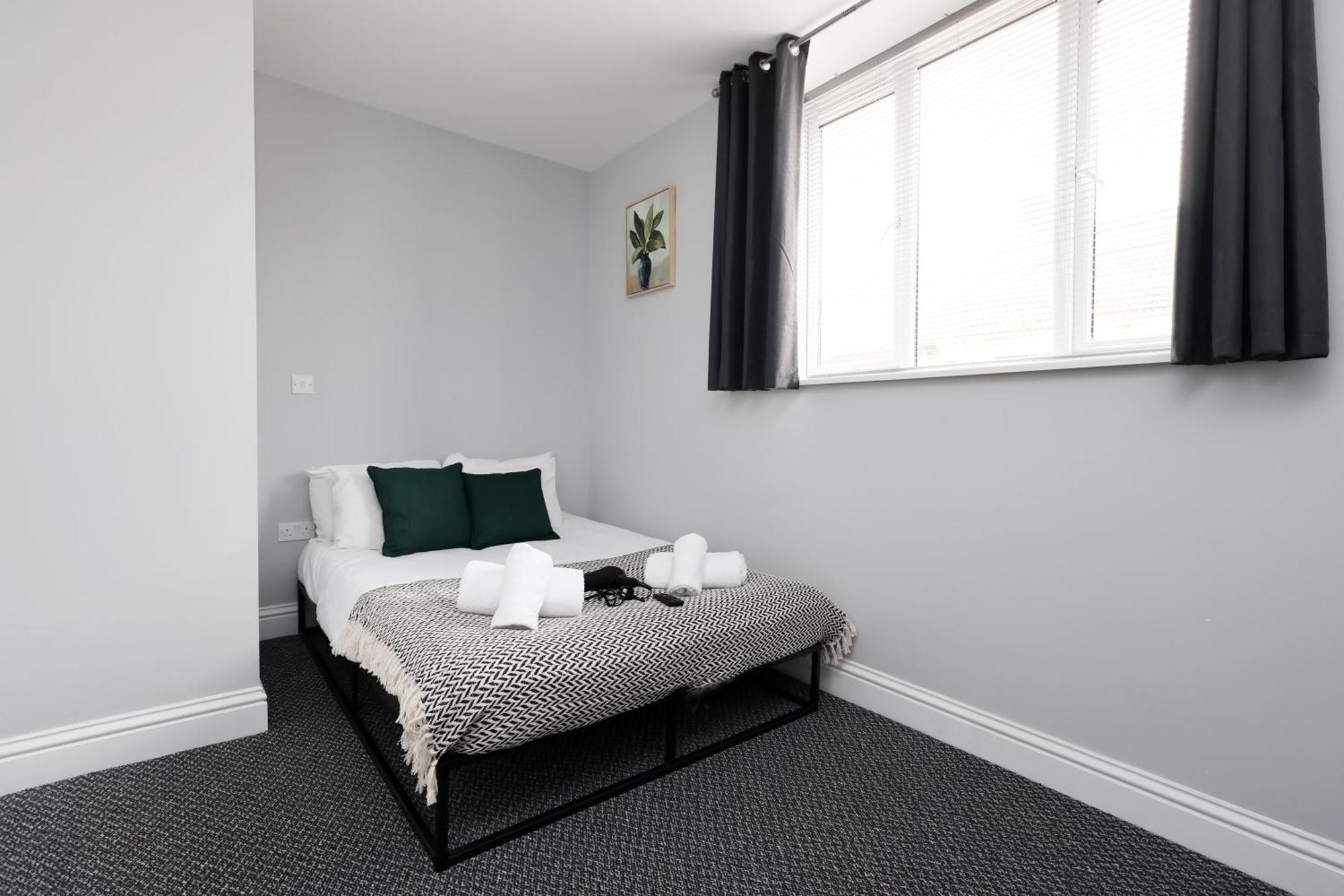En-Suite Double Rooms, Smart Tv Comfy Style Llanelli Kültér fotó