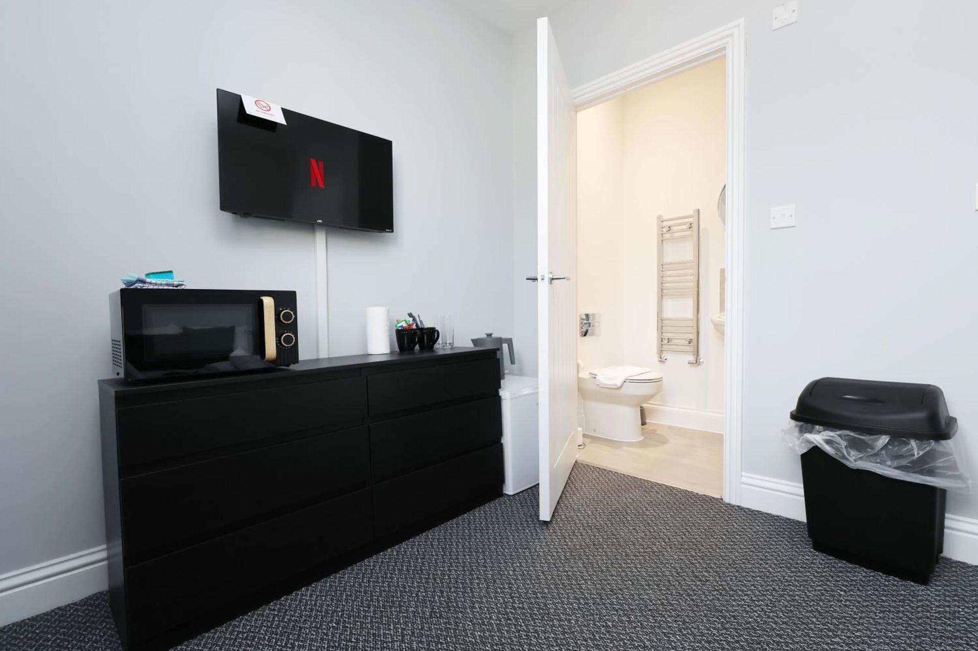 En-Suite Double Rooms, Smart Tv Comfy Style Llanelli Kültér fotó
