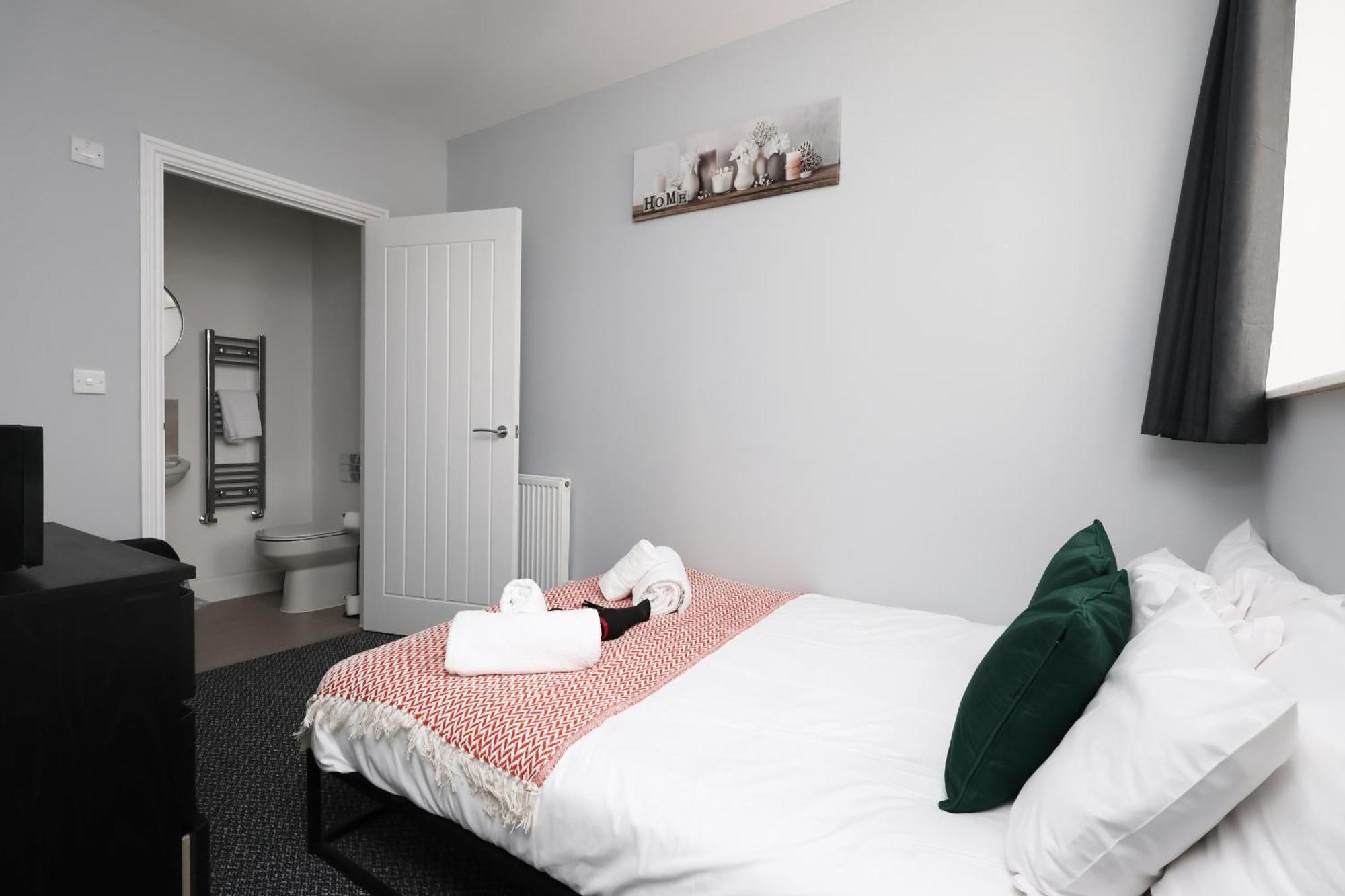 En-Suite Double Rooms, Smart Tv Comfy Style Llanelli Kültér fotó
