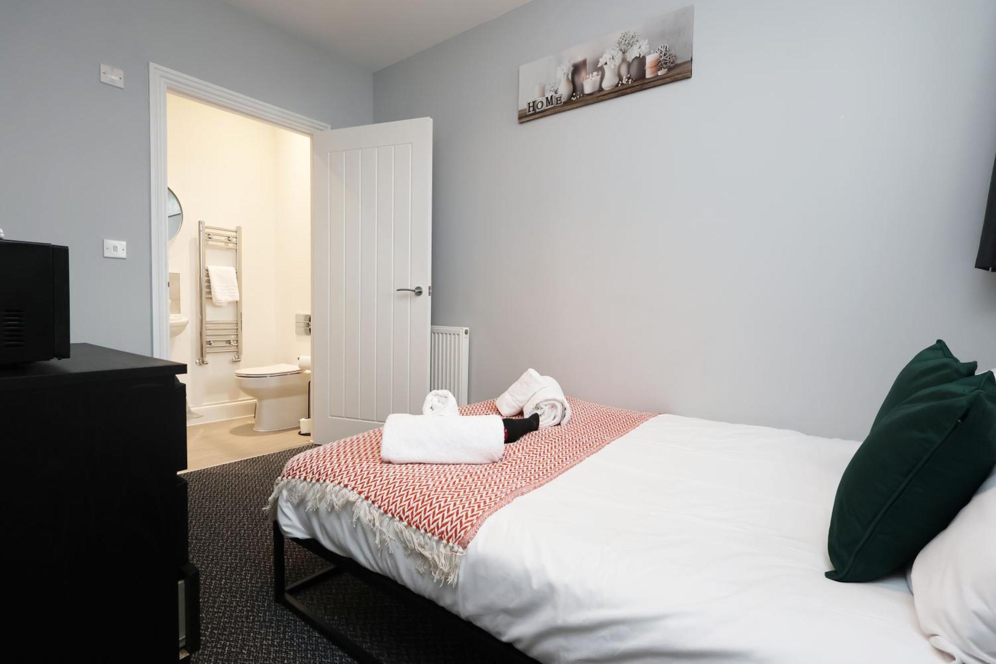 En-Suite Double Rooms, Smart Tv Comfy Style Llanelli Kültér fotó