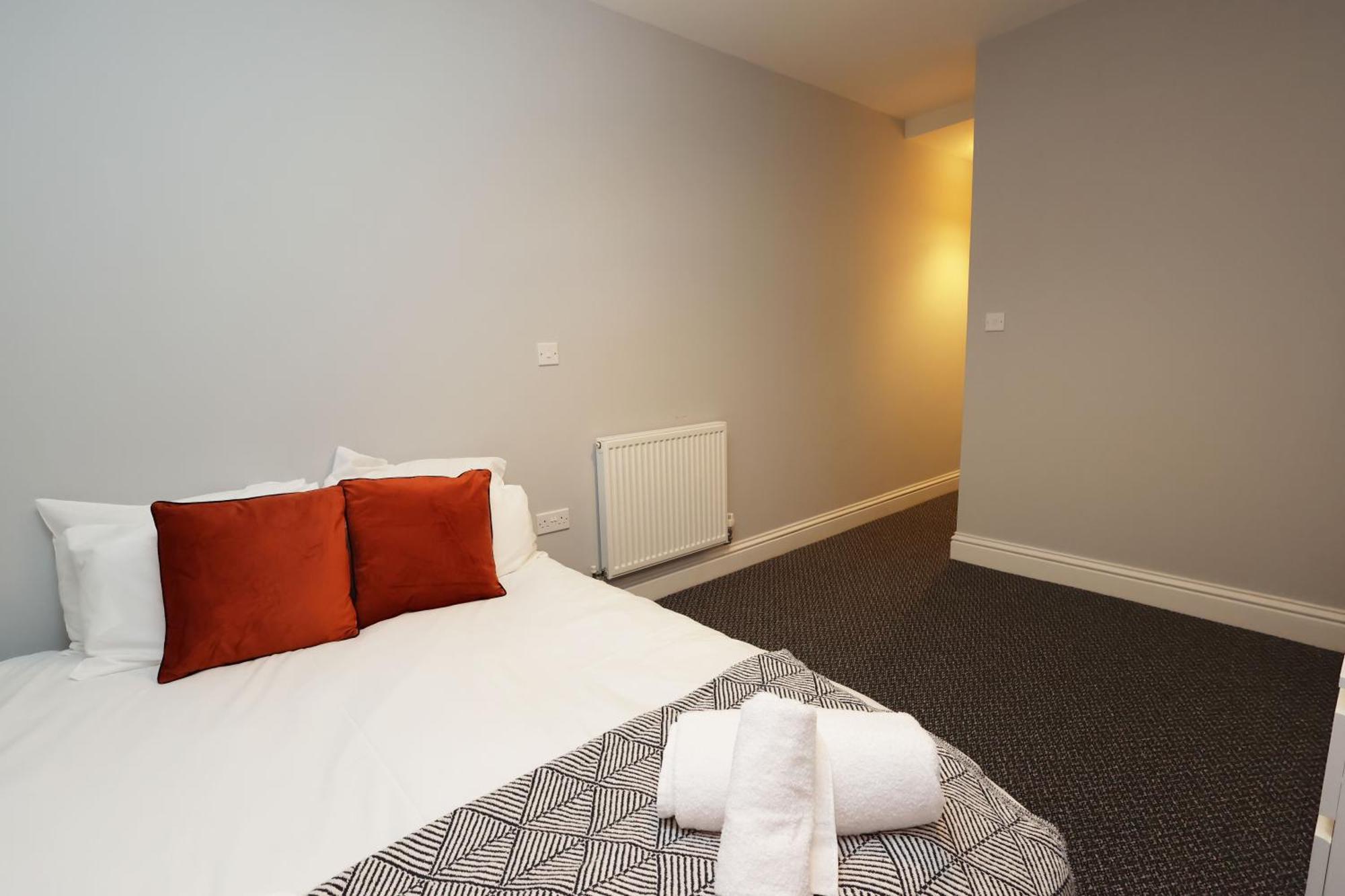 En-Suite Double Rooms, Smart Tv Comfy Style Llanelli Kültér fotó