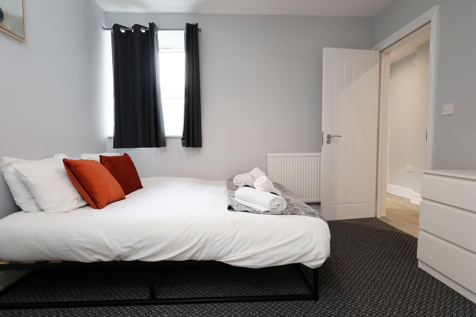 En-Suite Double Rooms, Smart Tv Comfy Style Llanelli Kültér fotó