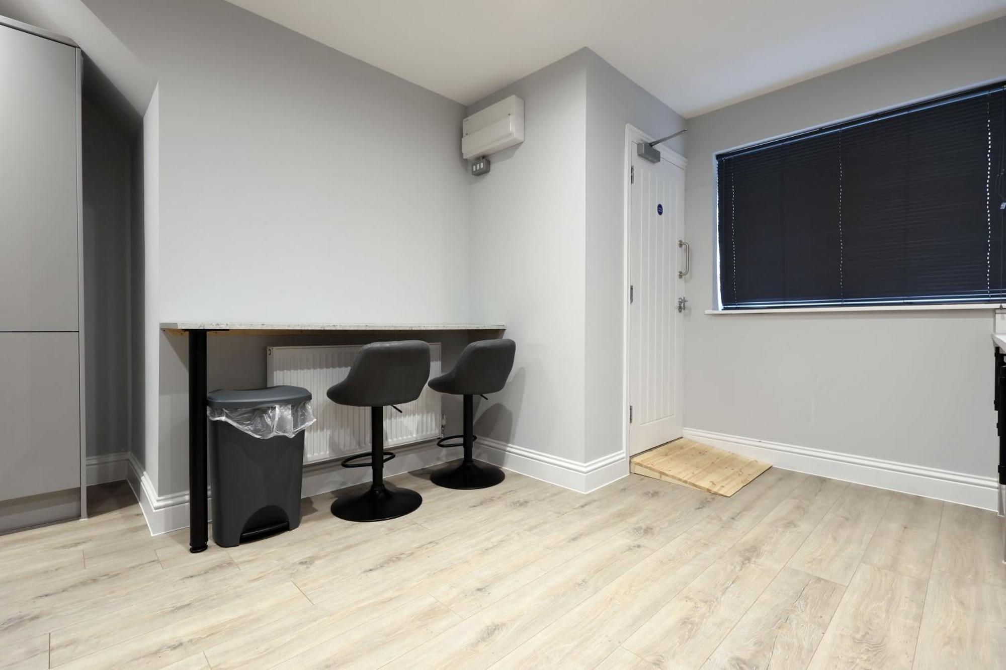 En-Suite Double Rooms, Smart Tv Comfy Style Llanelli Kültér fotó