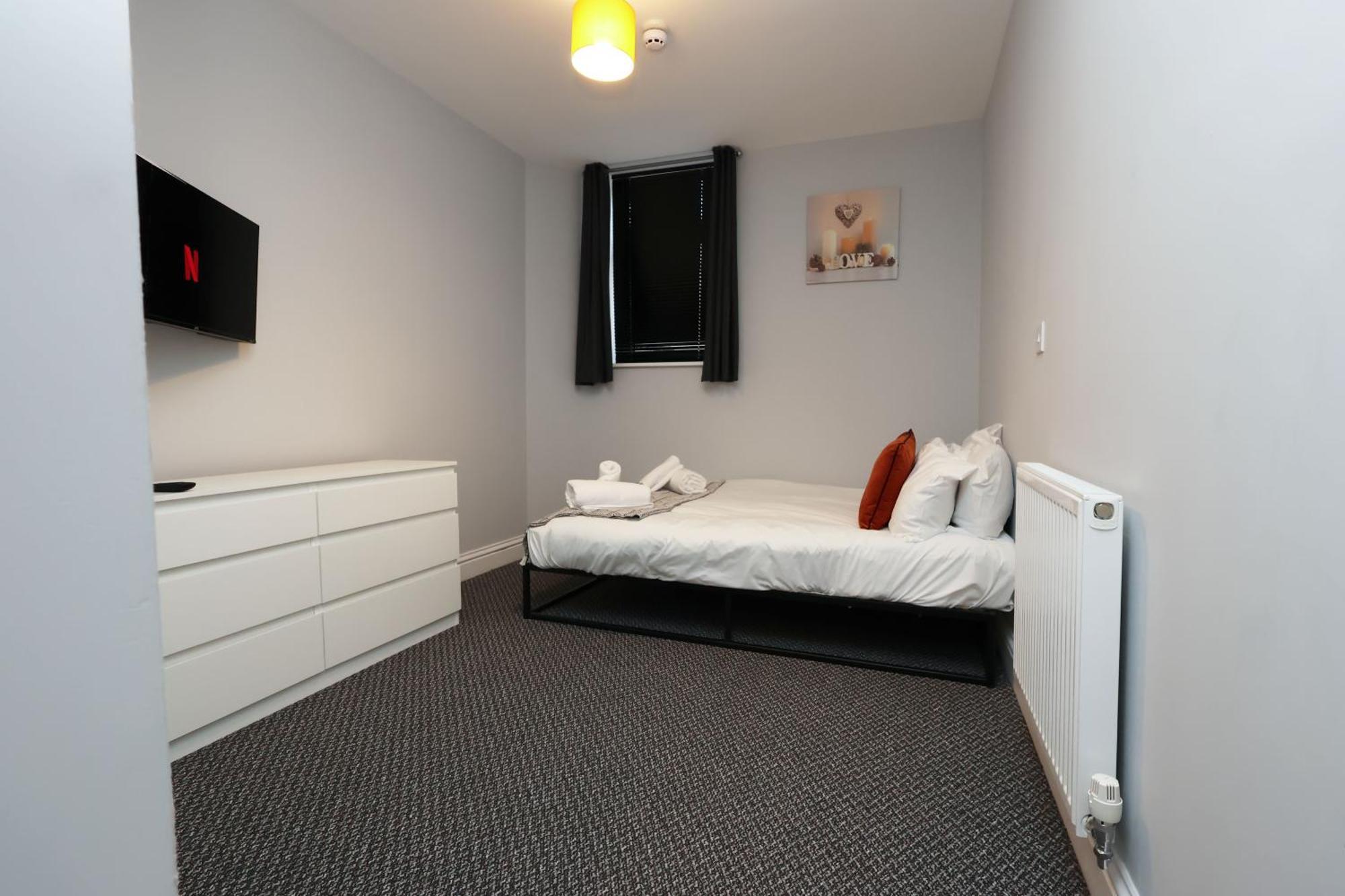 En-Suite Double Rooms, Smart Tv Comfy Style Llanelli Kültér fotó