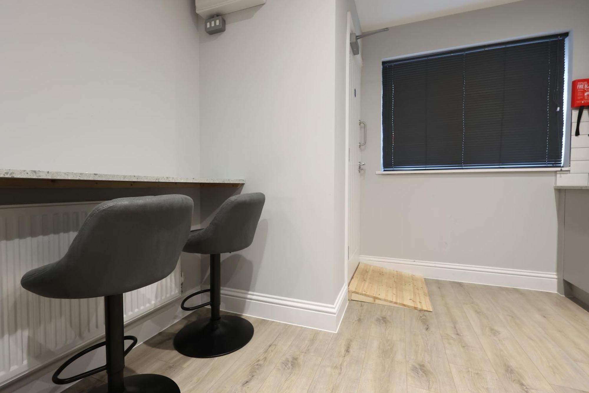 En-Suite Double Rooms, Smart Tv Comfy Style Llanelli Kültér fotó