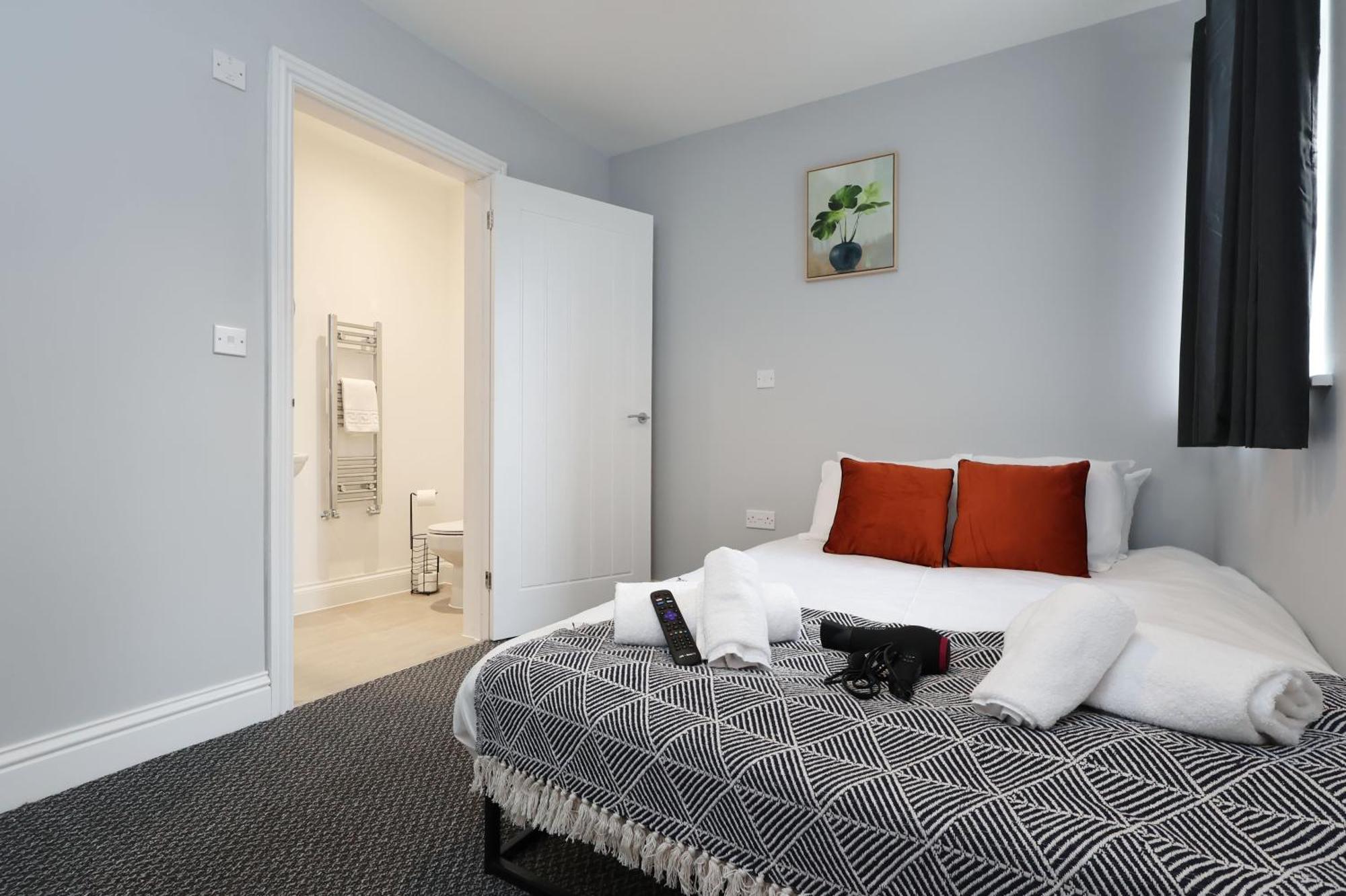 En-Suite Double Rooms, Smart Tv Comfy Style Llanelli Kültér fotó